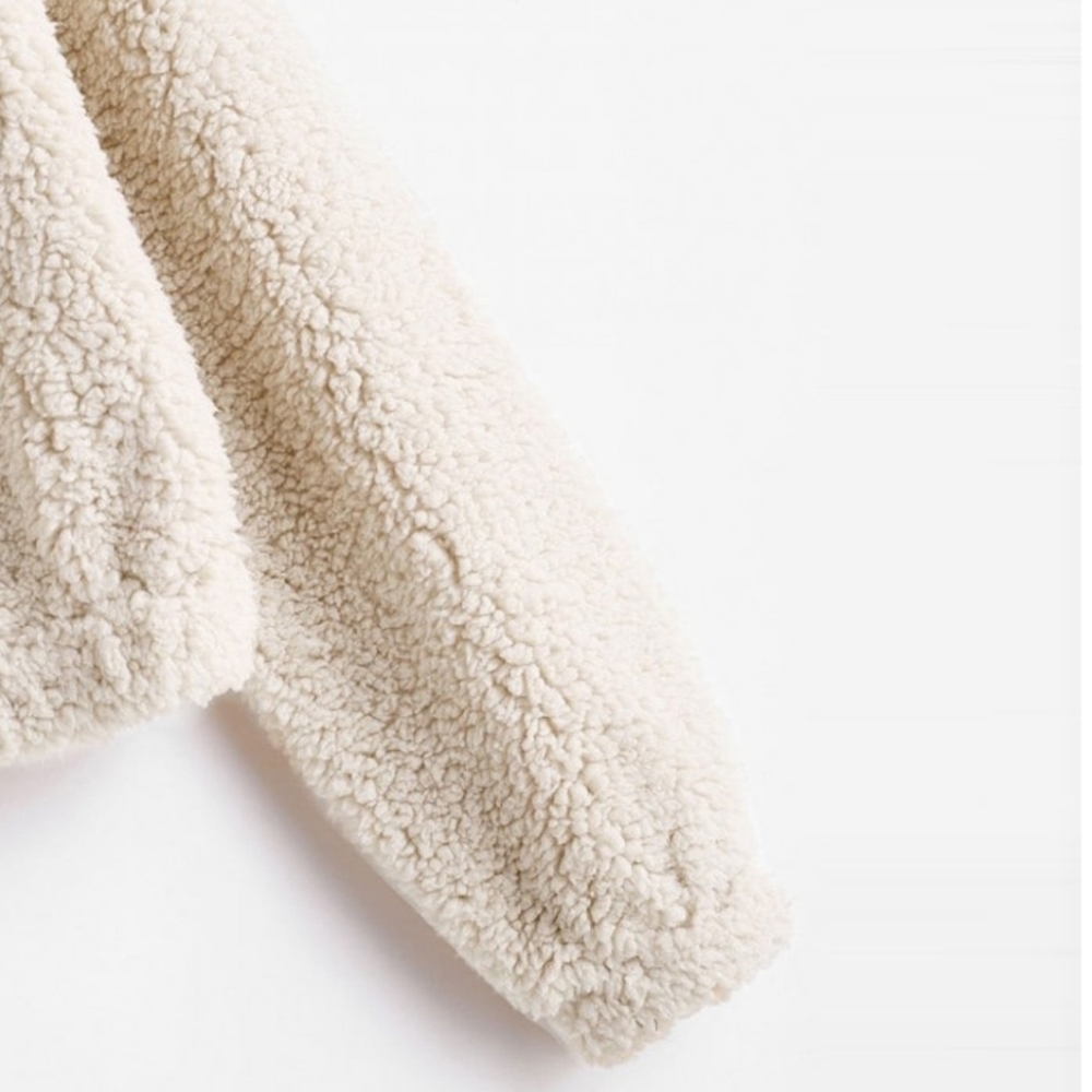 Cropped Cozy White Teddy w/hood - Picture 4 of 5